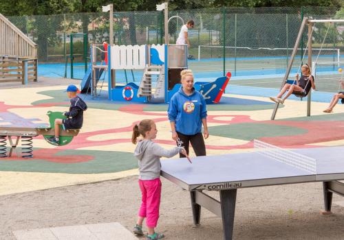 Ping Pong et air de jeux au camping Les Pierres Couchées